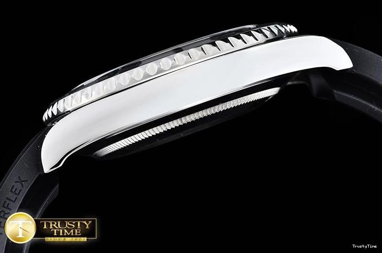 1022 ROLYM101A – YachtMaster Seasonal 1066